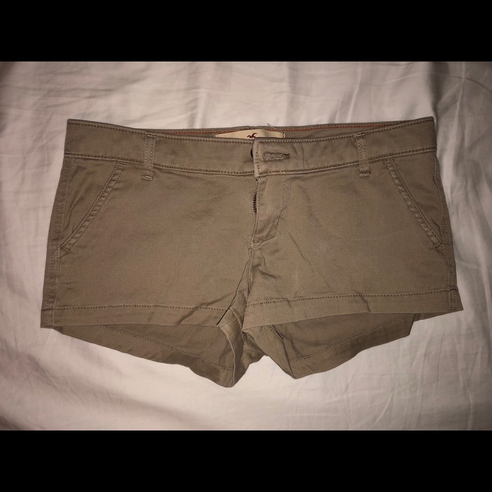 Hollister tan summer shorts